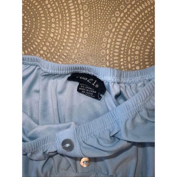 Rue 21 - Picture 2 of 2